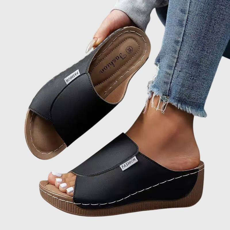 Bríd | Classic Comfort Walking Sandals